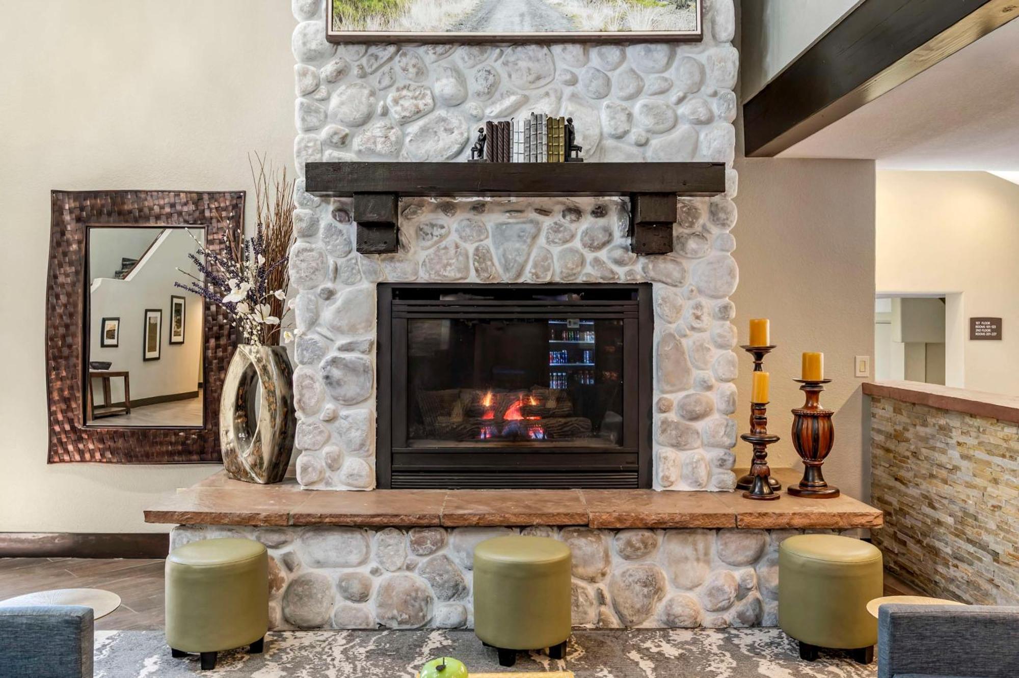 Best Western Plus Eagle Vail Airport Экстерьер фото
